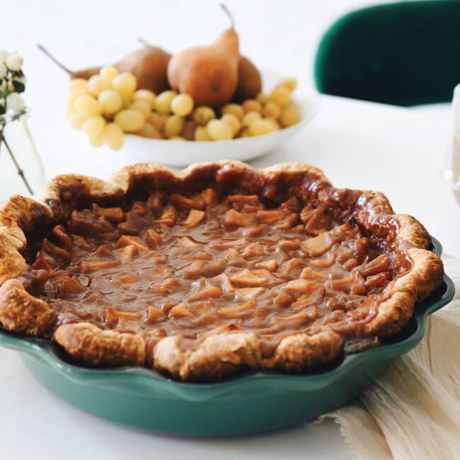 Le Creuset Heritage Pie Dish 9" 843251175123 Bakeware CDA Gourmet bakeware pie 2