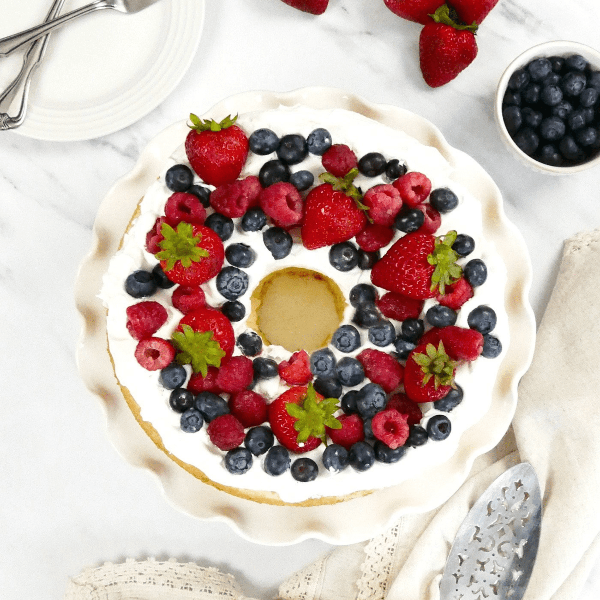 USA Pan Angel Food Cake Pan Mold 850016288325 Bakeware CDA Gourmet angel food bakeware 2